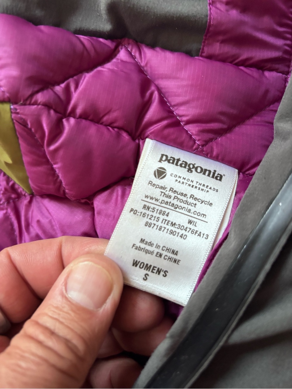 Patagonia Olive Green Women's Waterproof Hooded insSki Jacket with Purple Accent - Picture 7 of 10